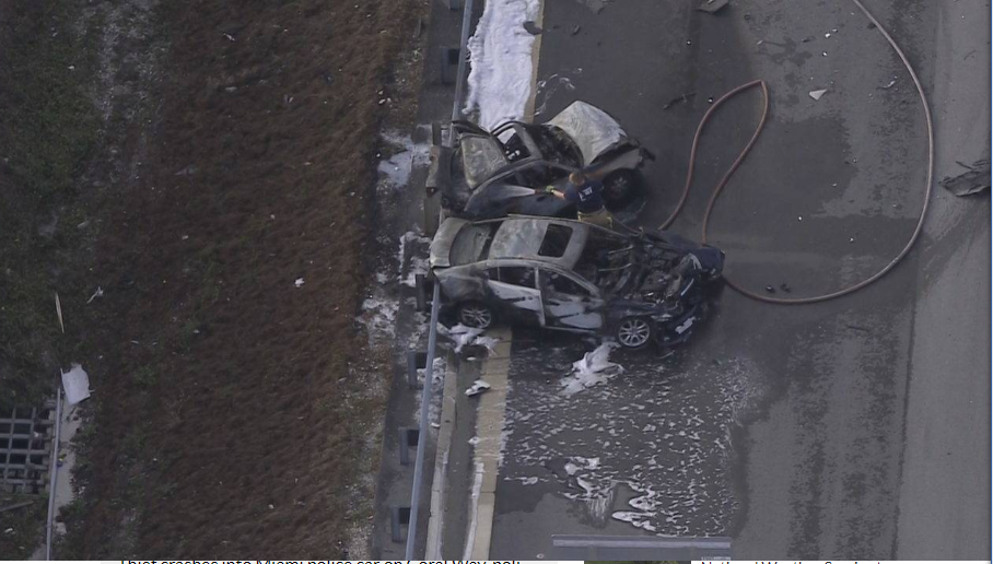 Carros foram tomados pelo fogo em grave acidente em Deerfield Beach FOTO Local10News