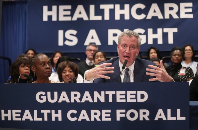 Prefeito de Nova York Bill de Blasio anuncia programa de saúde que será implementado na cidade — Foto Shannon Stapleton - Reuters