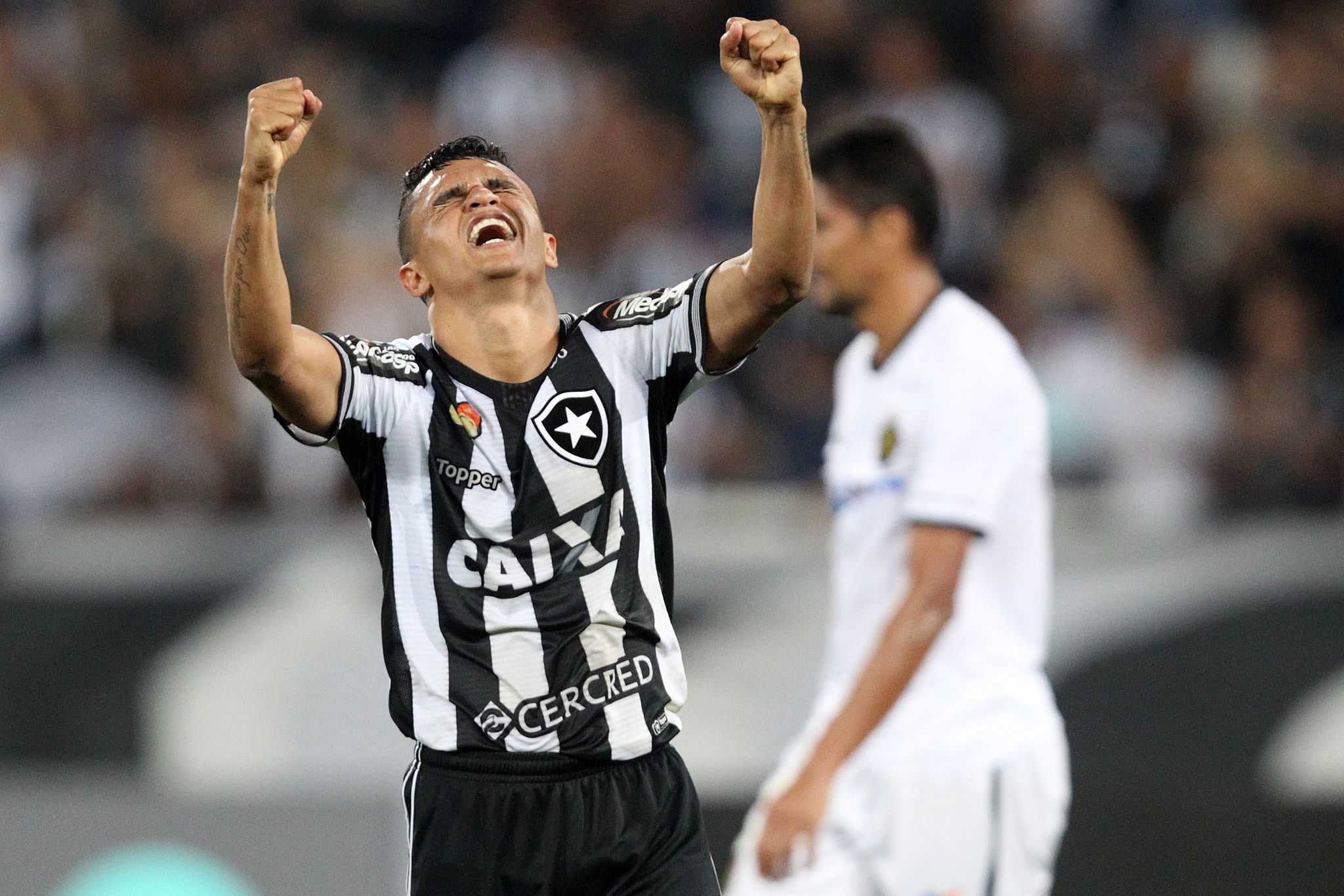Golaço de Erik garante vitória do Botafogo sobre Defensa y Justicia da Argentina