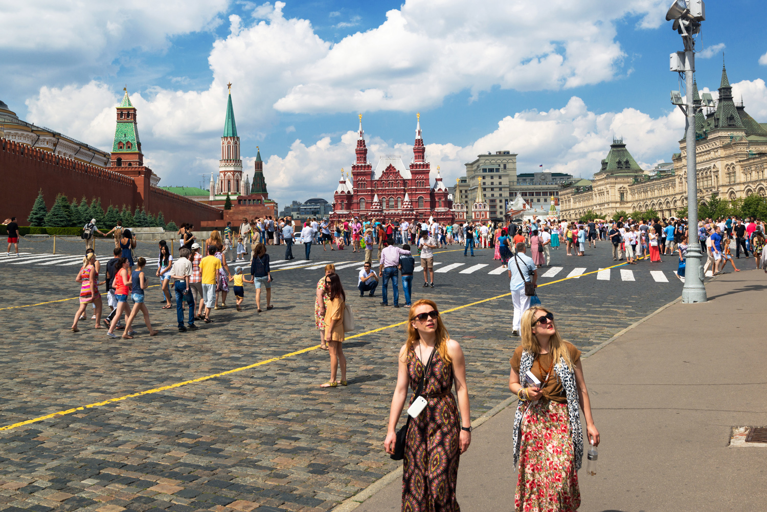 Turistas visitam a Red Square em Moscow, Russia