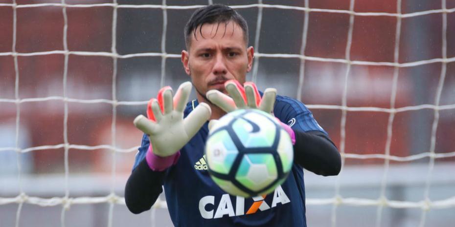 Diego Alves fechou o gol em Oruro e garantiu a vitória do Mengão na Bolívia