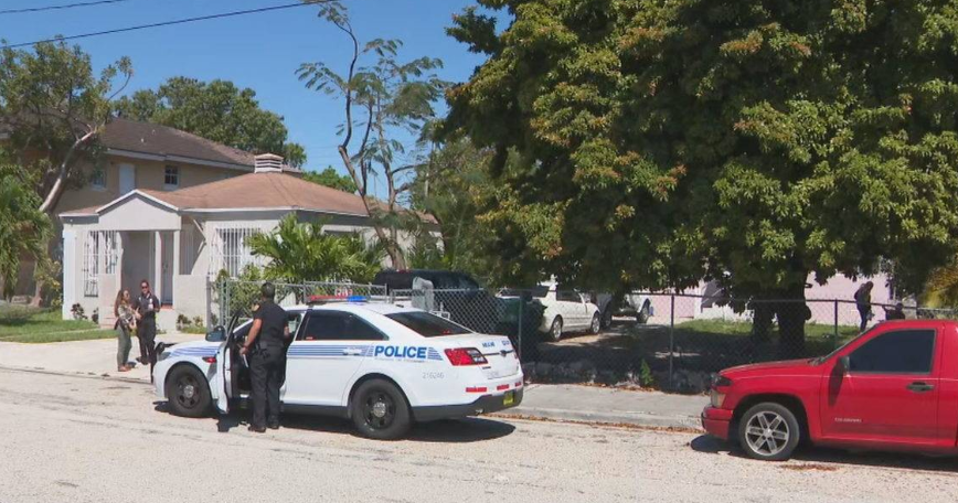 Incidente aconteceu na frente de uma casa na Northwest 40th Street, em Miam