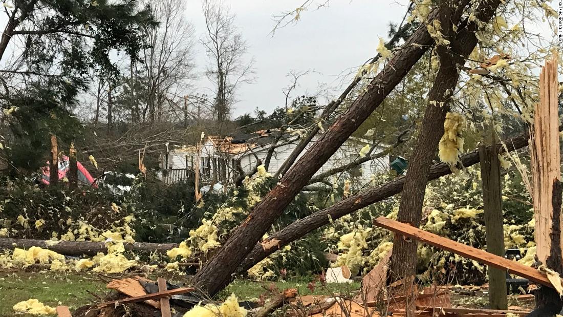 Tornados causaram destruição e mortes no Alabama e na Geórgia FOTO CNN