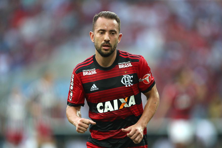 Gol de pênalti de Everton Ribeiro dá vitória ao Flamengo no clássico carioca
