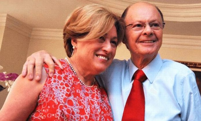 Bispo Edir Macedo e a esposa Ester terão passaporte diplomático FOTO Igreja Universal do Reino de Deus Bispo Edir Macedo e a esposa Ester terão passaporte diplomático FOTO Igreja Universal do Reino de Deus
