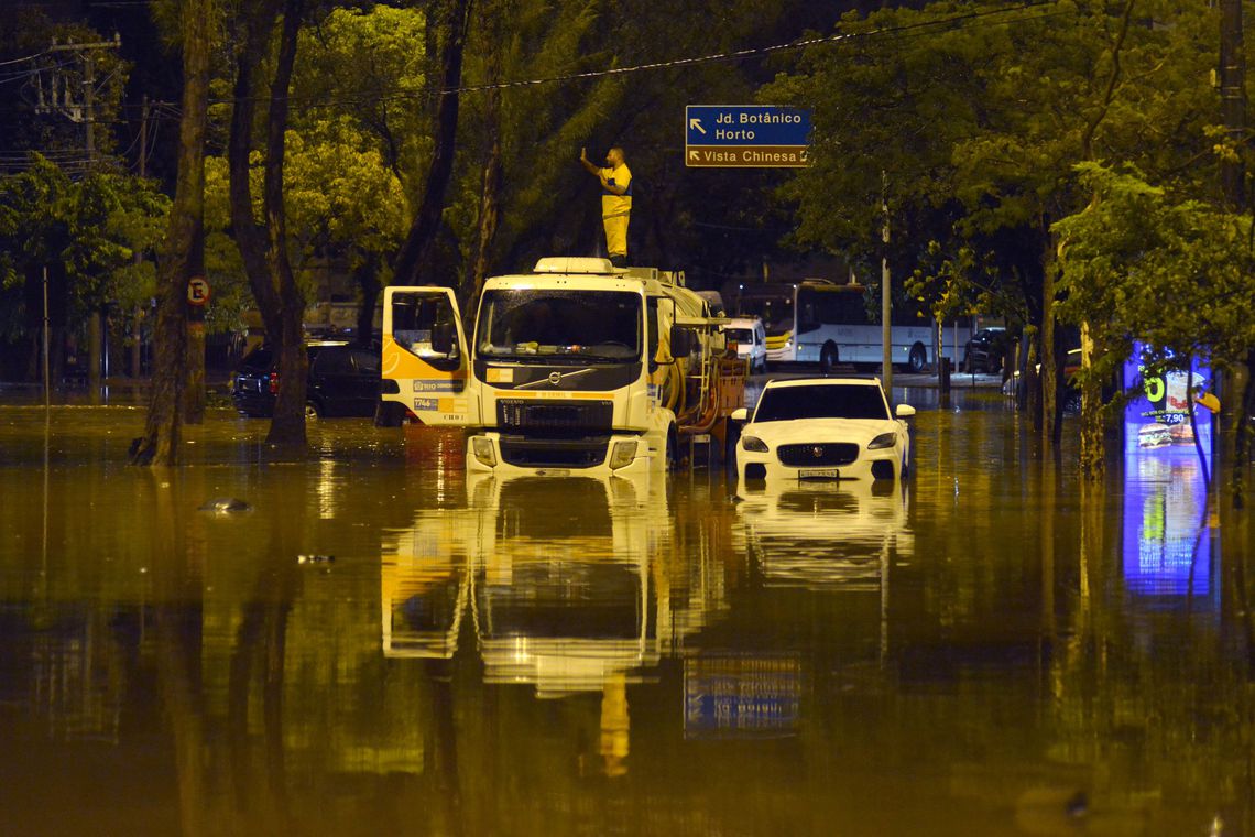 Chuvas levam caos e mortes ao RJ Foto: REUTERS Lucas Landau