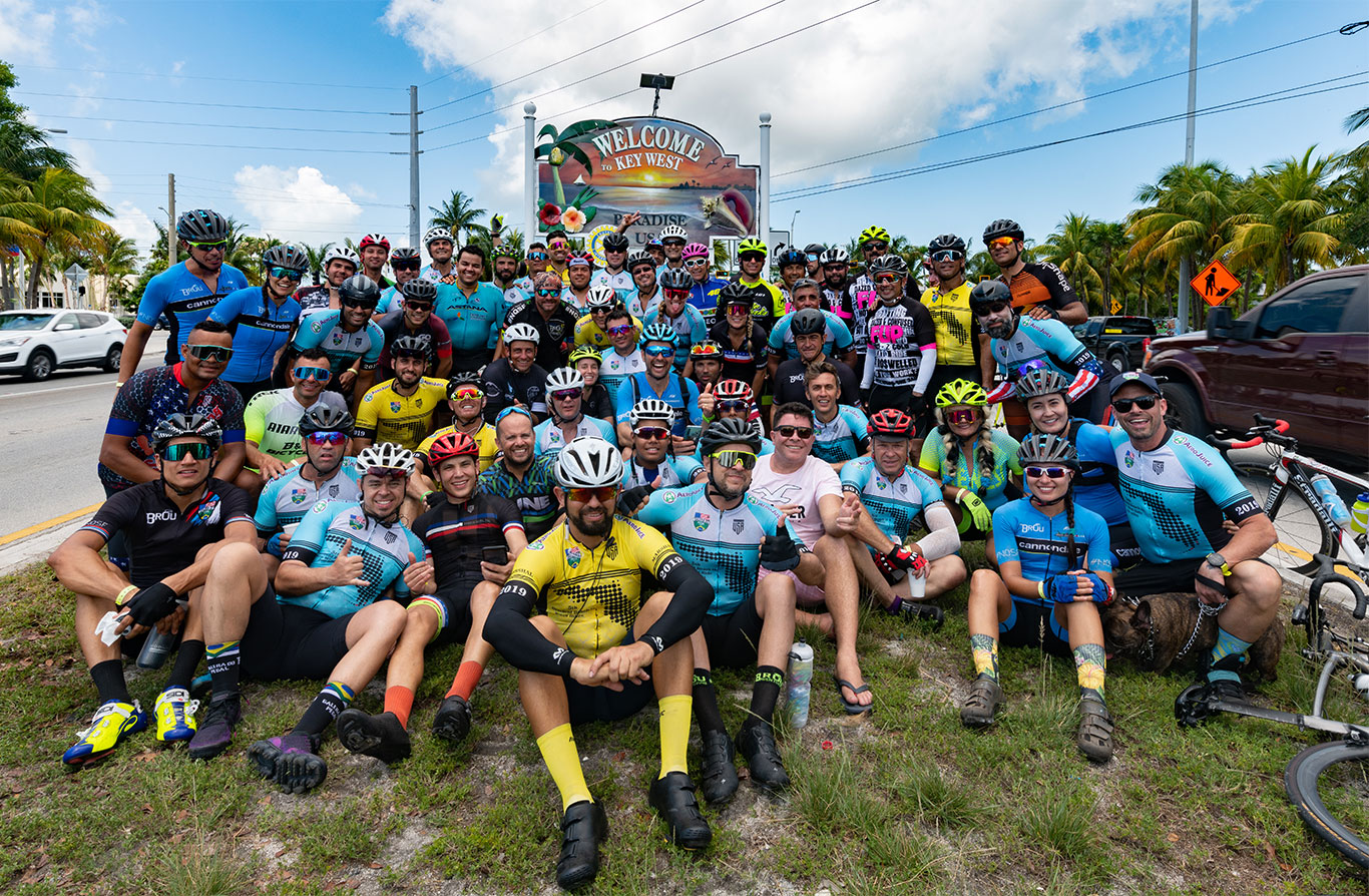 Galera do Pedal Flórida chega a Key West, destino final da aventura de 221 milhas