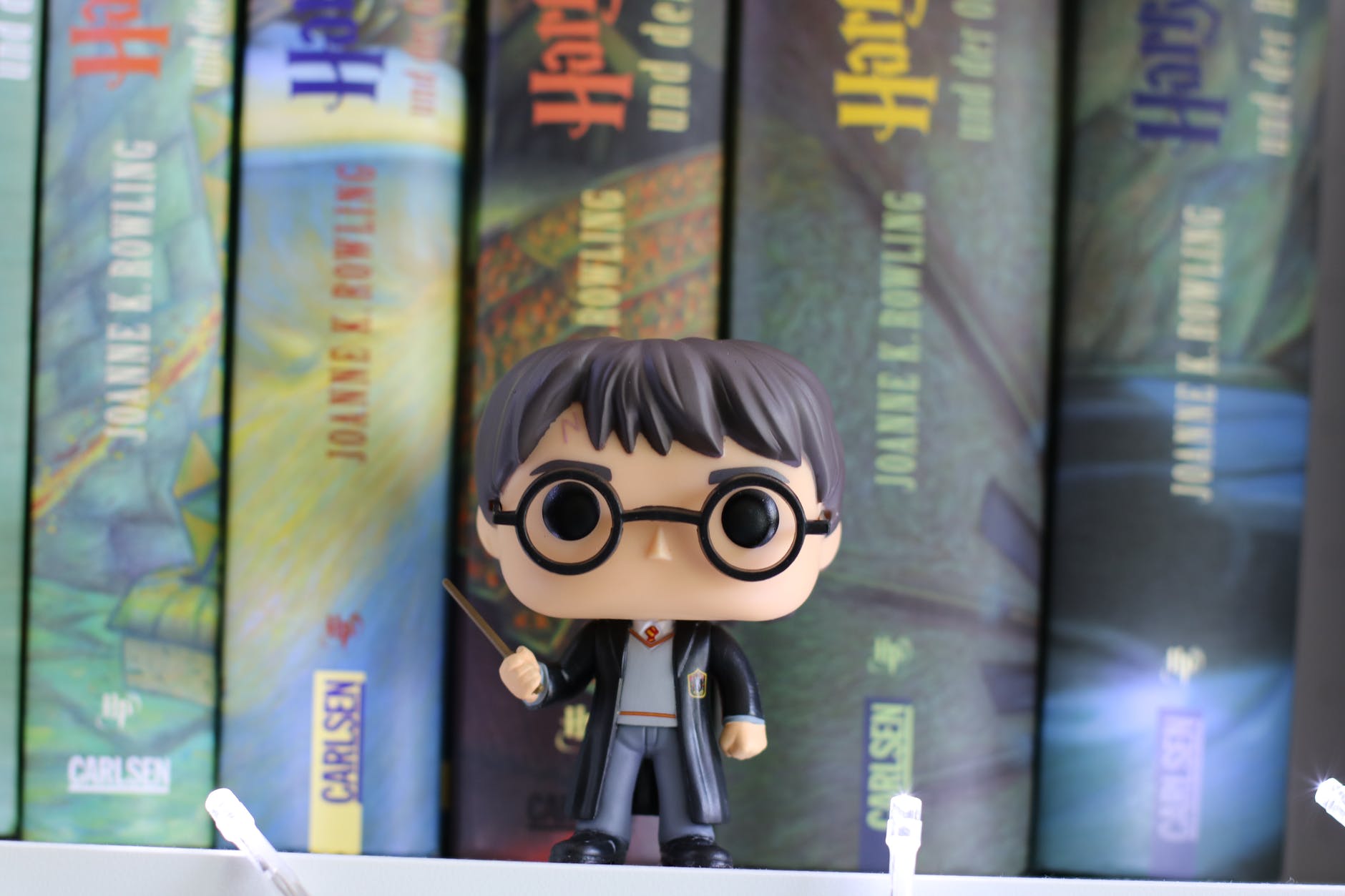 Os fãs do bruxo mais famoso do mundo já podem comemorar: o site Pottermore, anunciou o lançamento de quatro novos livros (Foto: Dzenina Lukac/Pexels)