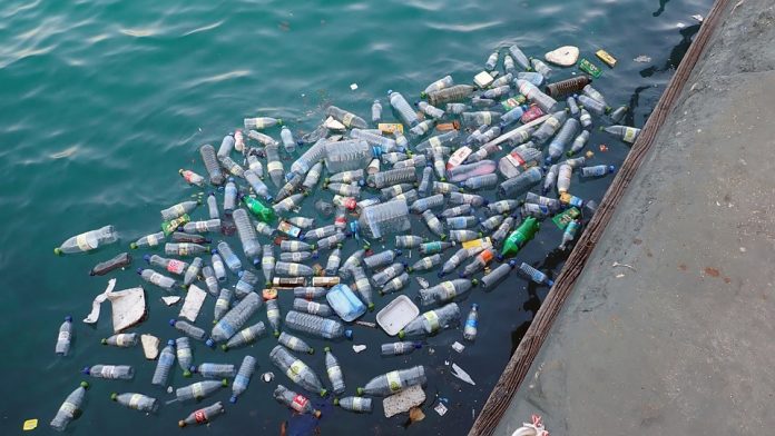 As novas regras proíbem a utilização de certos produtos descartáveis de plástico