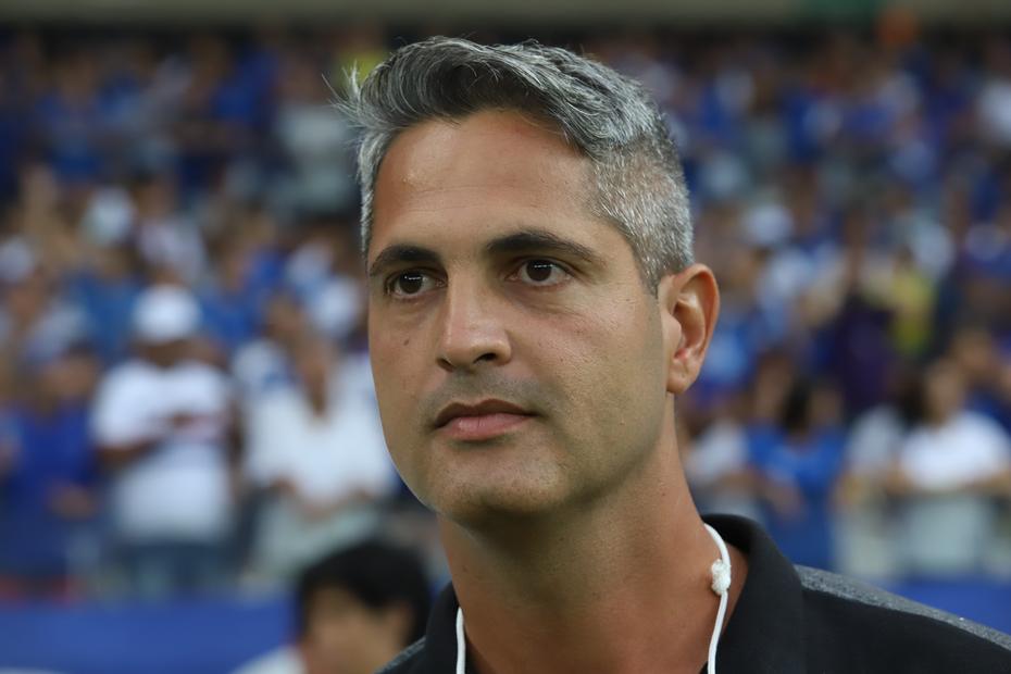 O jovem técnico Rodrigo Santana terá de fazer o Galo jogar mais no jogo de volta da Copa Sul-Americana se quiser ficar no cargo
