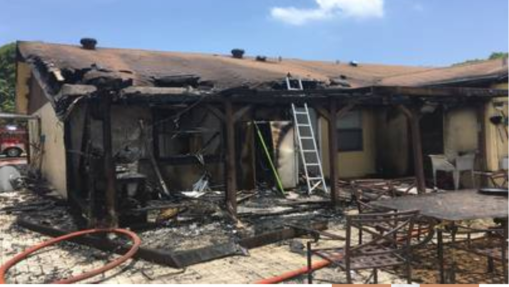 Churrasco na varanda acabou em incêndio em Deerfield Beach (Foto divulgação dos bombeiros)