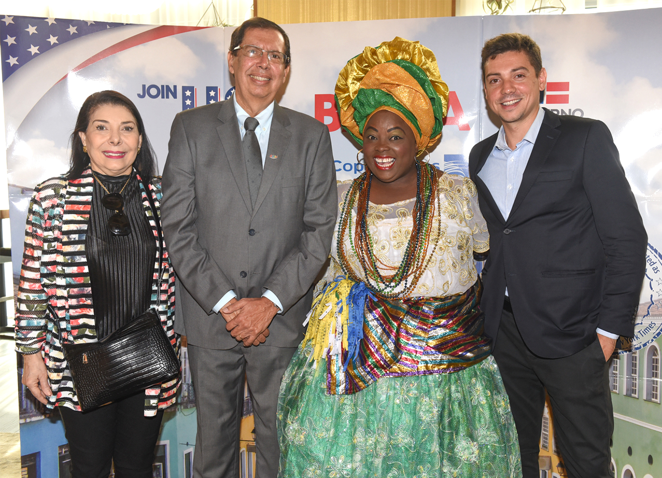 Regina Ahmed (BAHIATURSA), Benedito Braga (subsecretário de Turismo da Bahia), Lucicleide Nascimento e Leandro Aragonez (Foto: Ronira Fruhstuck/AcheiUSA)