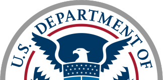 O documento intitulado “Notice of Removal” diz que os imigrantes estão sob vigilância