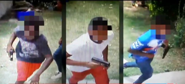 Câmeras de segurança mostram os adolescentes com as armas de ar comprimido (Foto de imagens da Kfor TV)