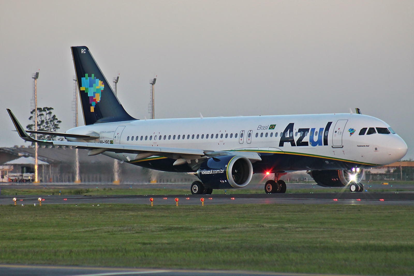 Aeronave da Azul (Foto: Rafael Luiz Canossa/Wikimedia Commons)