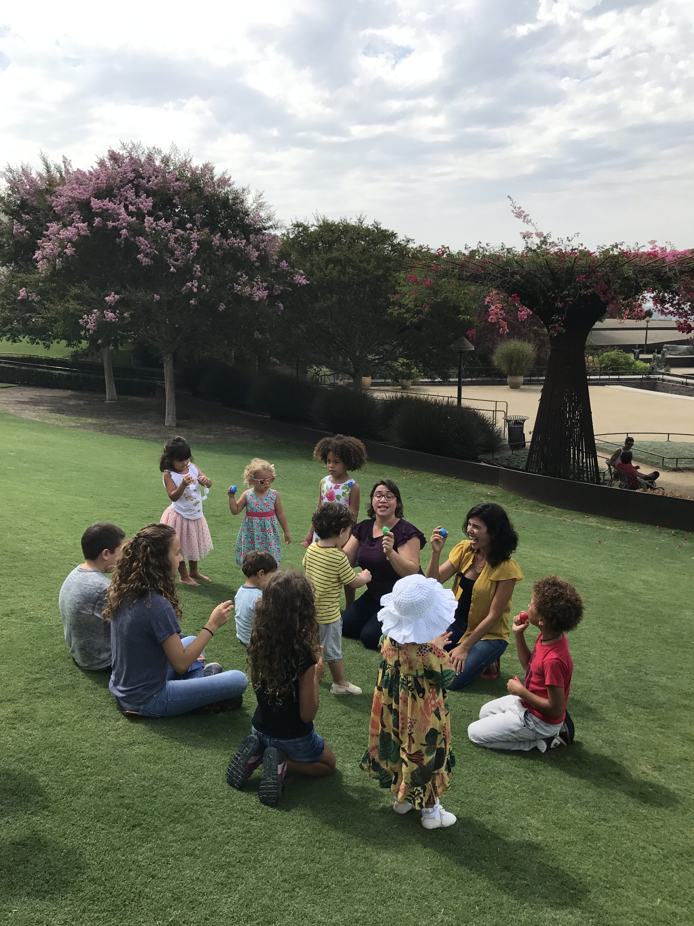 Uma tarde de histórias e muitas brincadeiras (Foto: Divulgação)