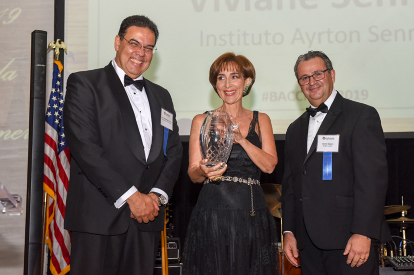 Embaixador João Mendes Pereira, Viviane Senna, homenageada da noite, e Cássio Segura, presidente da BACCF