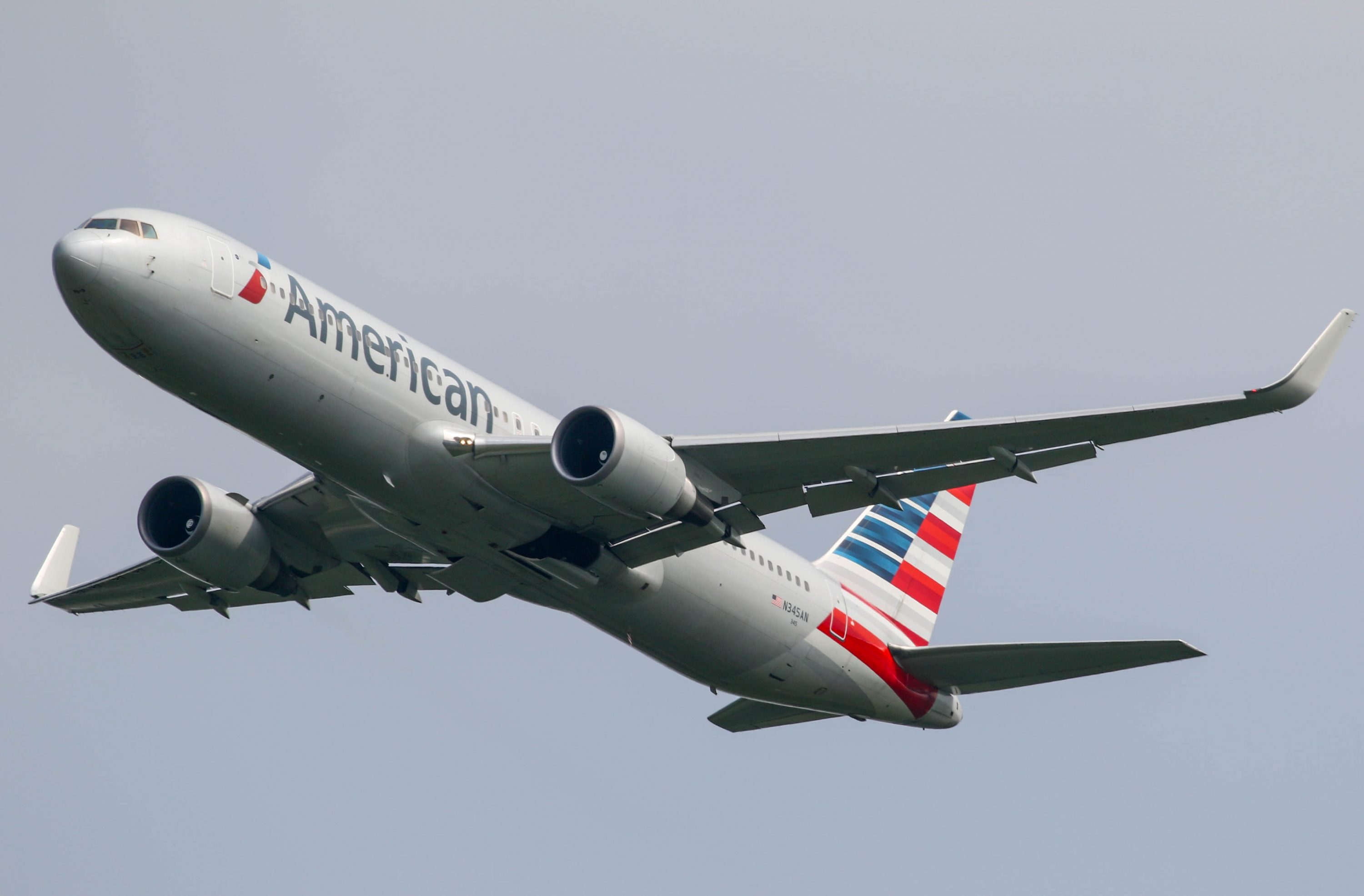 Caixas-pretas podem esclarecer causas do acidente com o avião da American Airlines