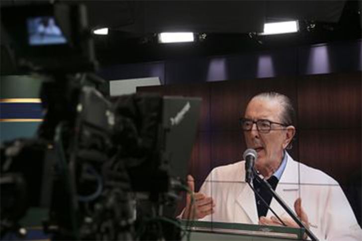 O cirurgião Antonio Luiz Macedo fala sobre o estado de saúde do presidente (Foto: Marcello Casal Jr/Agência Brasil)
