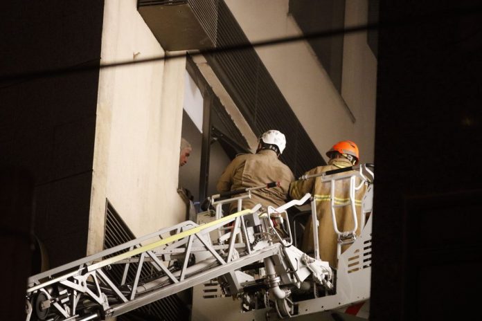 Peritos buscam causas para incêndio em hospital (Foto Fernando Frazão - Agência Brasil)