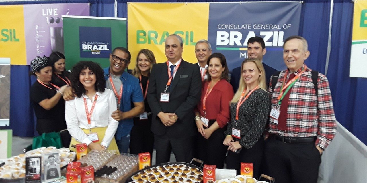 Stand do Consulado do Brasil na feira (Foto: Antonio Tozzi/AcheiUSA)