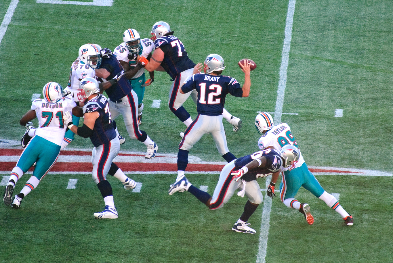 New England Patriots vem para o Sul da Flórida para enfrentar o Miami Dolphins (Foto: Wikimedia Commons/Paul Keleher)