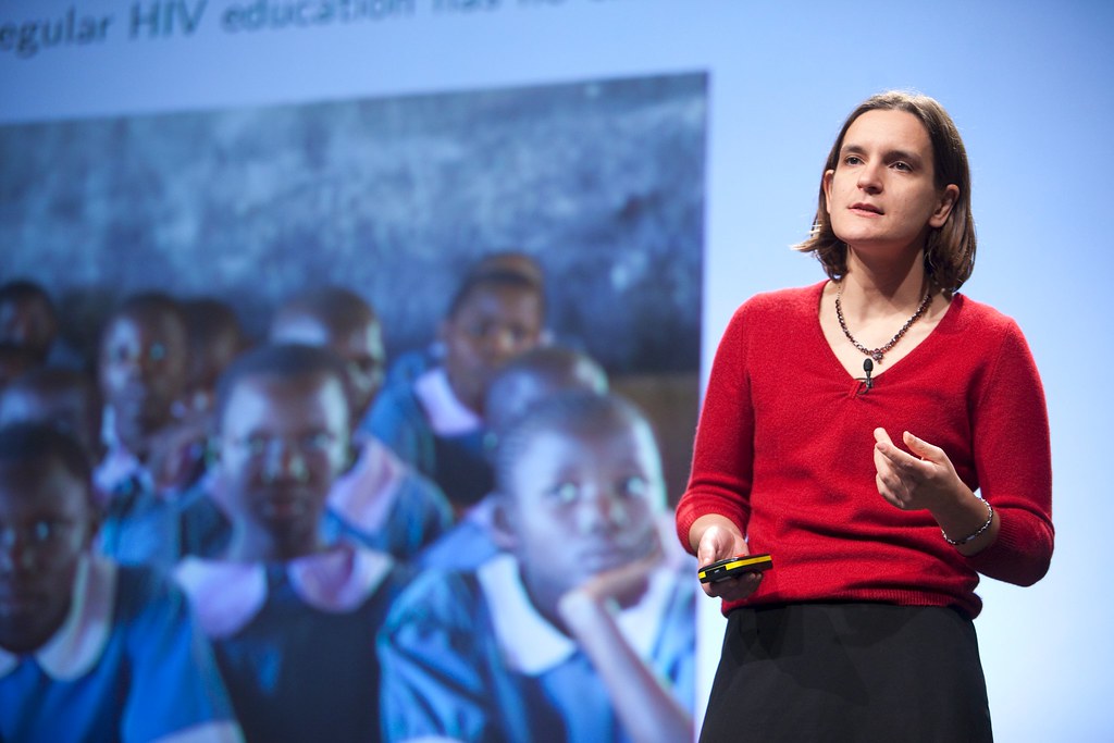 Esther Duflo é a segunda mulher a ganhar um Nobel de Economia (Foto: Kris Krüg/Flickr)