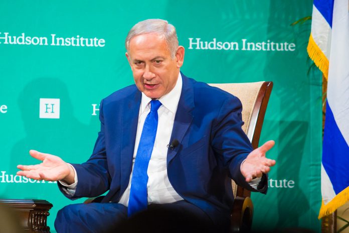 Netanyahu foi indiciado por crimes de suborno, fraude e quebra de confiança (Foto: Divulgação/Hudson Institute)