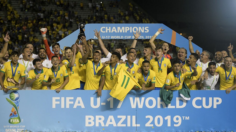 Seleção Brasileira Sub 17 comemora a conquista da Copa do Mundo da categoria disputada no Brasil em 2019 (Foto: Thiago Neves)