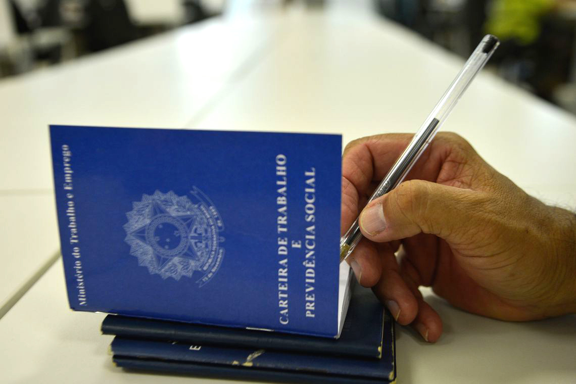 Outubro marcou o sétimo mês consecutivo de abertura de vagas formais (Foto: Marcello Casal Jr./Agência Brasil)