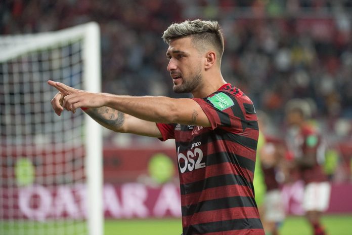 De Arrascaeta comemora seu gol que permitiu o empate contra o Al Hilal na semifinal (Foto: Alexandre Vidal/Flamengo) De Arrascaeta comemora seu gol que permitiu o empate contra o Al Hilal na semifinal (Foto: Alexandre Vidal/Flamengo)