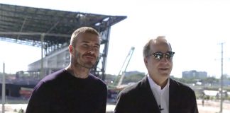 Beckham e seu sócio, Jorge Mas, visitaram as obras do estádio em Fort Lauderdale, onde o time vai jogar as partidas como mandante (Foto: Reprodução da TV – Inter Miami Communications)