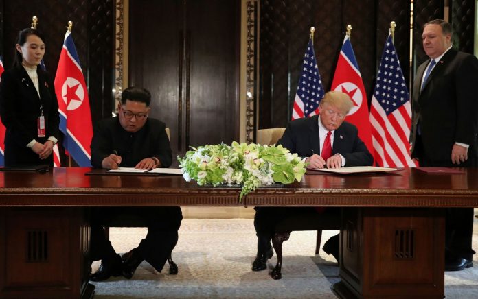 O acordo assinado por Kim Jong-Un e Trump, em Singapura, está por um fio (Foto: reprodução – CNN)