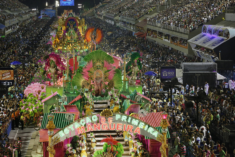O Carnaval do Rio é considerado o ‘maior espetáculo da Terra’ (Foto: Marco Antonio Cavalcanti – Agência Brasil)