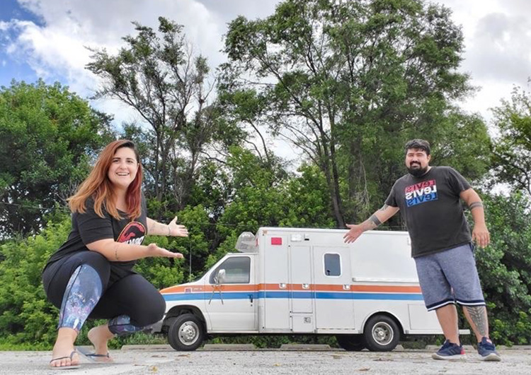 A Fresh Princess já está quase pronta para cair na estrada com o casal de blogueiros e a fiel escudeira de quatro patas