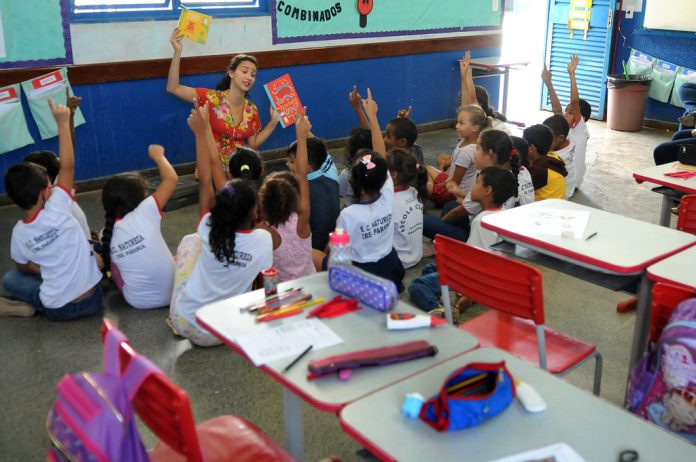 A medida determina que se retome o calendário escolar tradicional em agosto(Foto: Tony Winston/Agência Brasília) Medida determina que se retome o calendário escolar tradicional em agosto (Foto: Tony Winston/Agência Brasília)