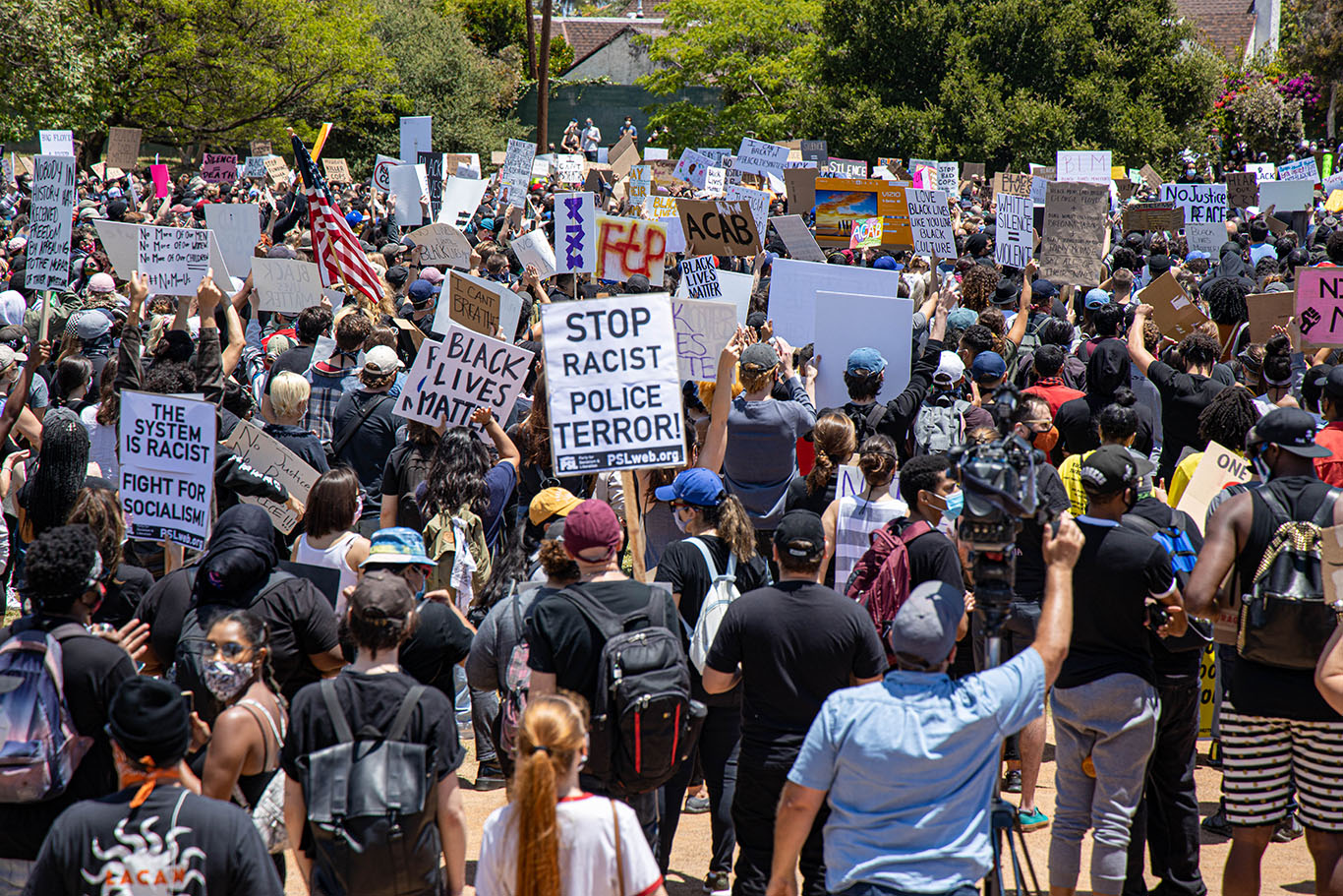 Pan Pacific Park reuniu milhares contra a brutalidade policial e racismo (Foto: Sterling Scott)