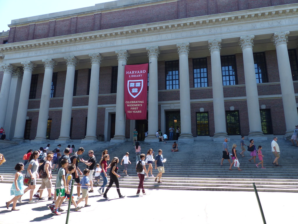 Cortes de verbas federais poderão afetar Universidade de Harvard, que recebe cerca de $ 9 bilhões do governo (foto:flickr)