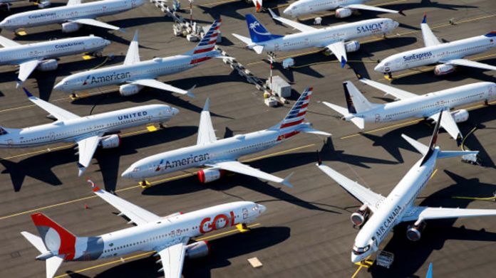 Com os aviões parados, o prejuízo do setor este ano deve ser de $85 bilhões (Foto: Reprodução da TV CNBC) Com os aviões parados, o prejuízo do setor este ano deve ser de $85 bilhões (Foto: Reprodução da TV CNBC)