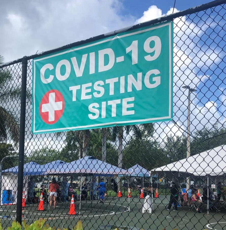 Posto de Testagem Covid-19 em Deerfield Beach (foto: Achei USA)