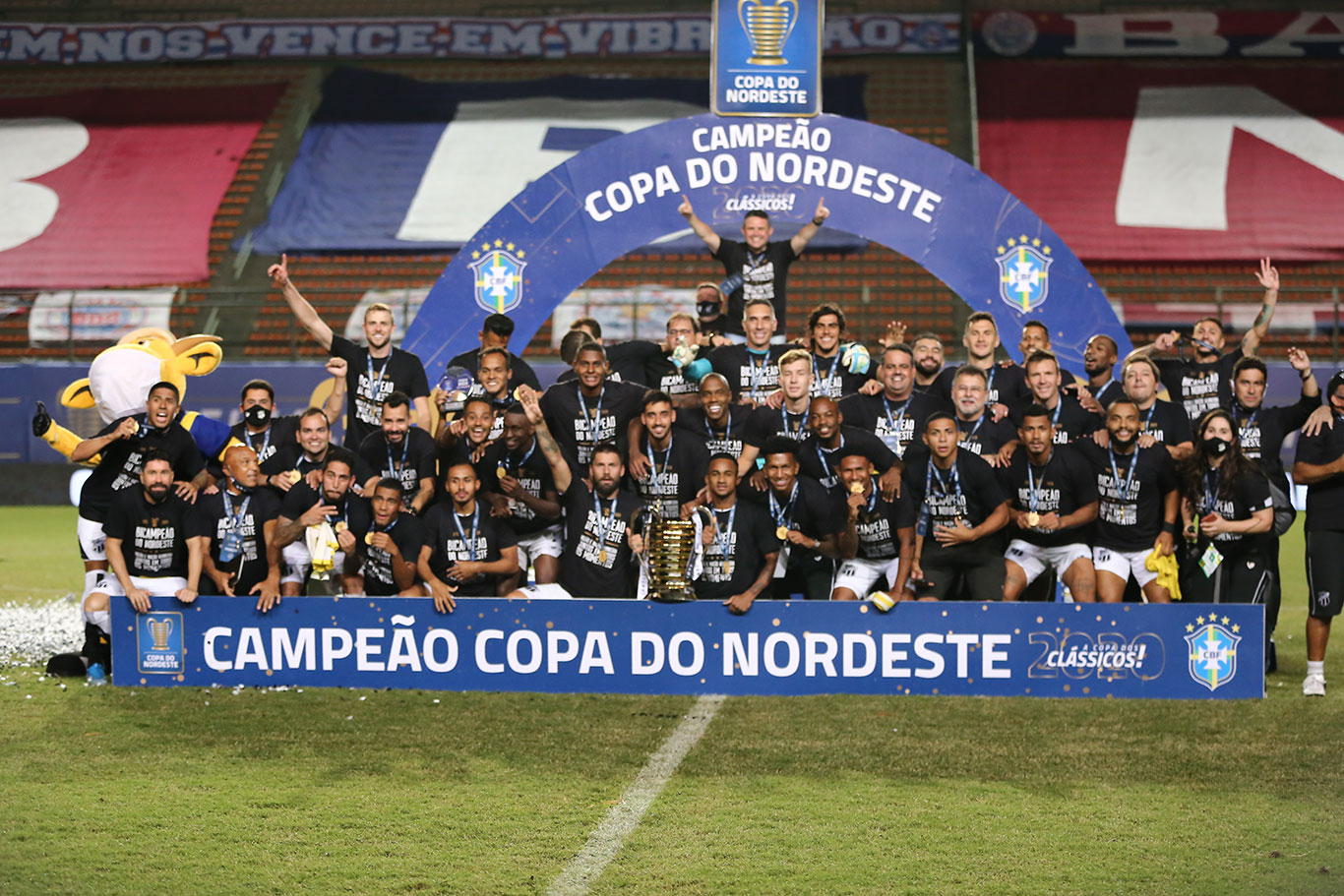 Futebol cearense está dominando o Nordeste. Depois do Fortaleza em 2019, foi a vez do Ceará se sagrar campeão da Copa do Nordeste 2020 (Foto: Felipe Santos/cearasc.com)