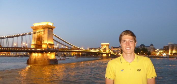 O estudante húngaro da UF István Kérészy