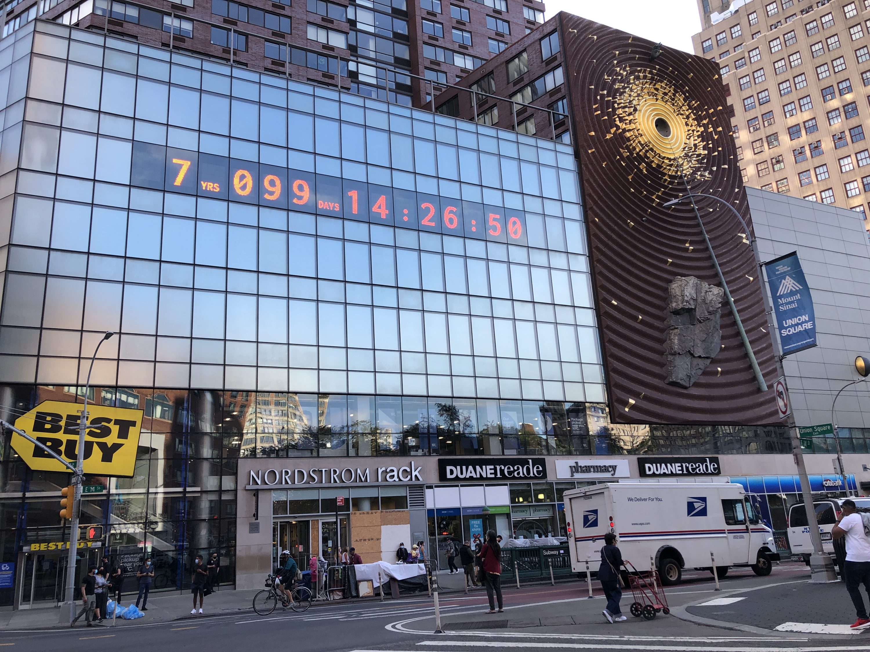 Climate Clock em exposição no Union Square, em NY (Foto: Sandra Colicino)