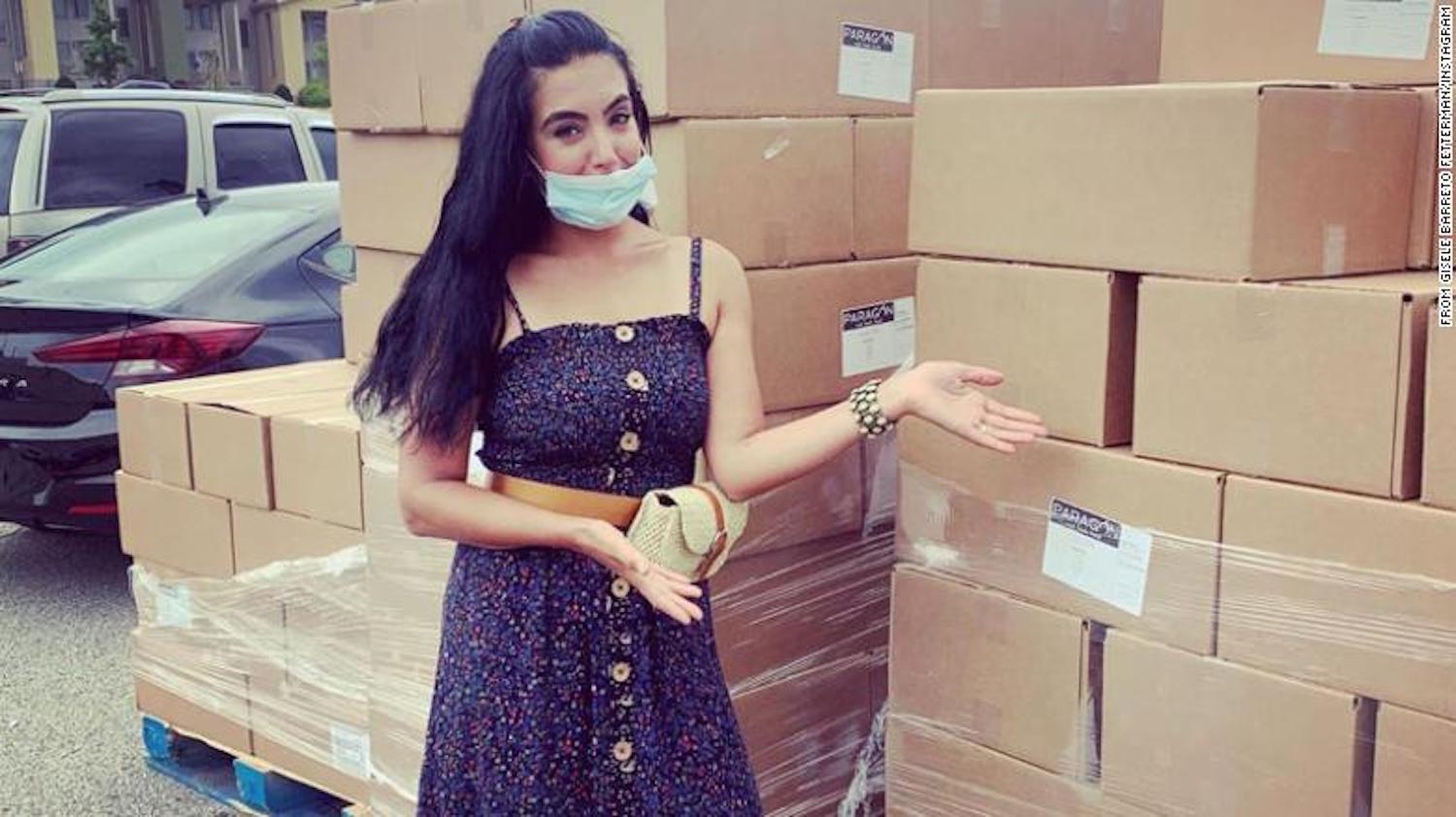 Gisele Barreto durante campanha de doação de alimentos em Braddock, PA (Foto: Arquivo pessoal)