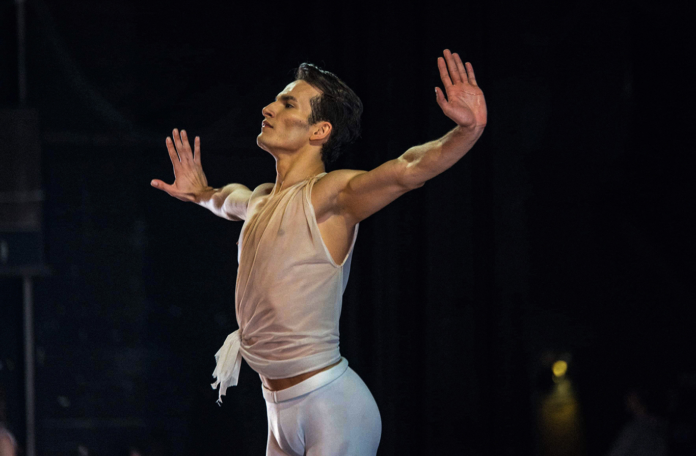 Iago Bresche no papel de Apollo, by George Balanchine, San Diego (CA) (Foto: Divulgação)