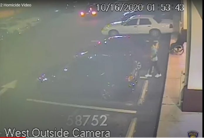 Imagens das câmeras de segurança capturaram agora irão ajudar a polícia a identificar os suspeitos (foto: reprodução) Imagens das câmeras de segurança capturaram agora irão ajudar a polícia a identificar os suspeitos (foto: reprodução)