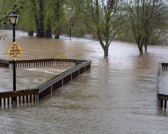 Segundo o NWS, entre 5 e 15 centímetros de chuvas podem se acumular em algumas áreas destes condados (foto: flickr) Segundo o NWS, entre 5 e 15 centímetros de chuvas podem se acumular em algumas áreas destes condados (foto: flickr)