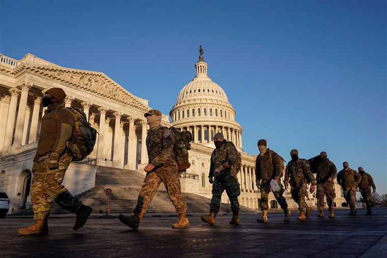 Guarda Nacional enviou pelo menos 21 mil soldados para reforçar a segurança na posse (foto: NBC News)