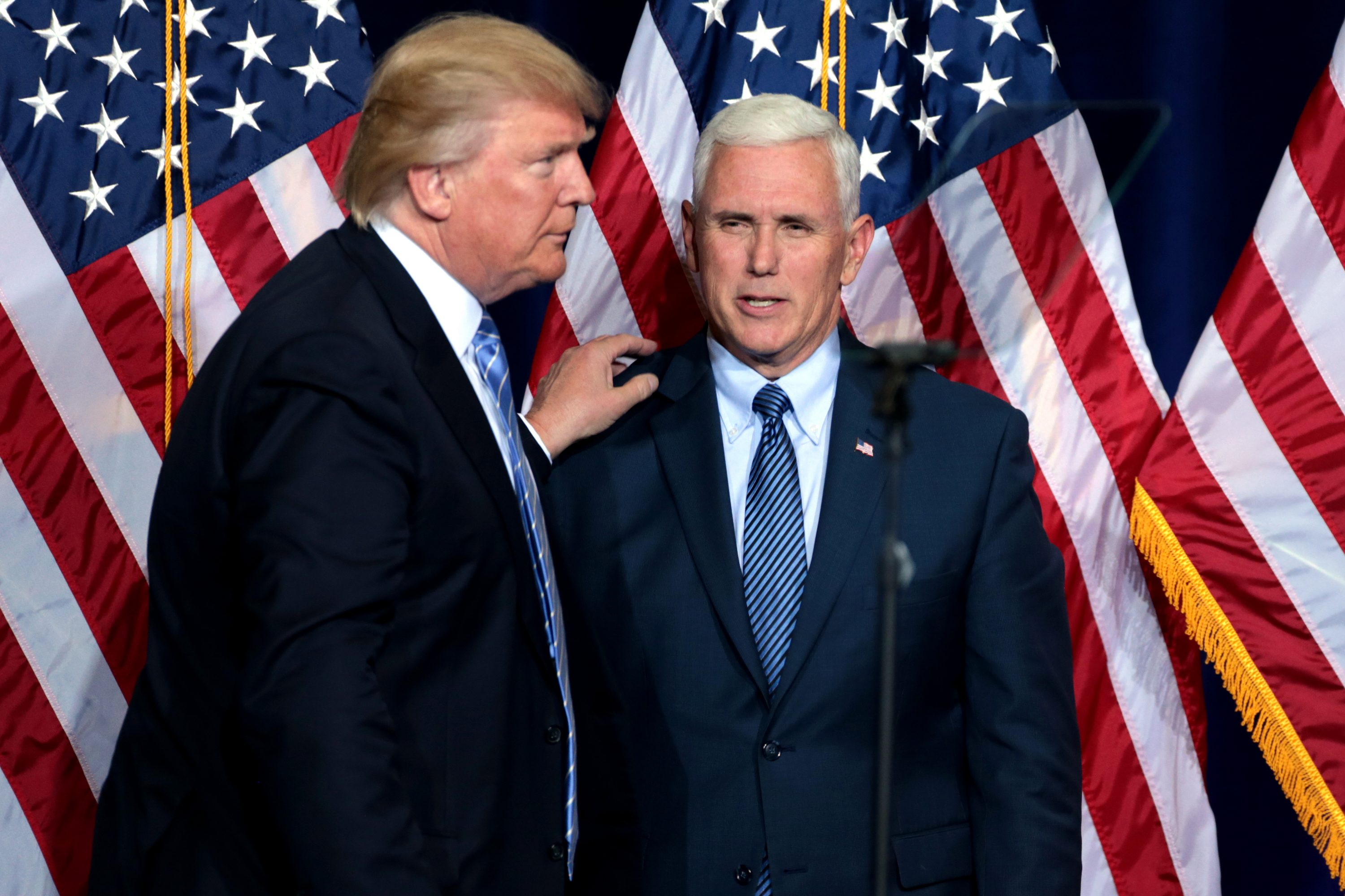 Donald Trump e seu vice-presidente Mike Pence (foto: wikimedia)