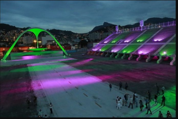 Iluminação a cada 10 segundos, lembra as cores de cada uma das principais escolas de samba do Rio (foto: MarceloPiu/PMRJ)